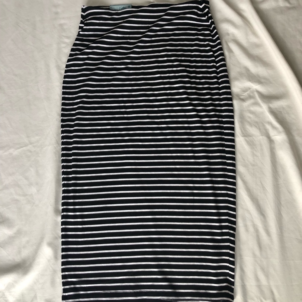 NWT Old Navy Black&white stripe pencil skirt